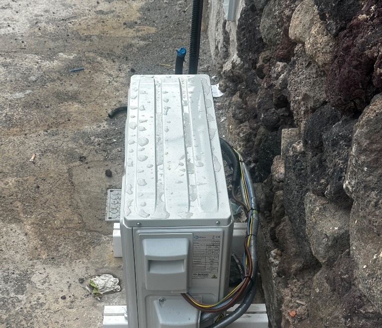 Dettaglio Collegamenti Elettrici e Tubi Isolati Pantelleria