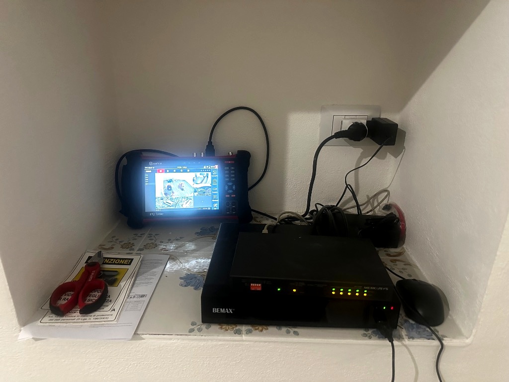 Postazione NVR BEMAX e Switch Mercusys PoE Nicchia Dammuso Pantelleria